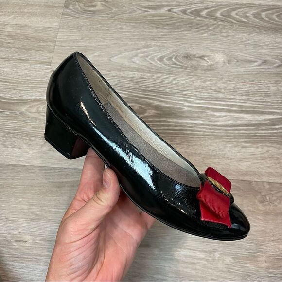 Bally of Switzerland Patent Leather Pumps - Picture 2 of 13